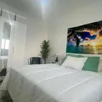 Rent 4 bedroom apartment of 109 m² in cadiz