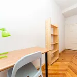 Rent a room of 150 m² in madrid