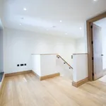 Rent 3 bedroom flat in London