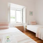 Rent 2 bedroom apartment of 70 m² in Lisbon