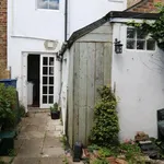 Rent 4 bedroom flat in South East England