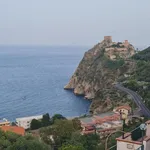 Rent 4 bedroom house of 115 m² in Sant'Alessio Siculo