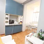 Rent a room of 150 m² in lisbon