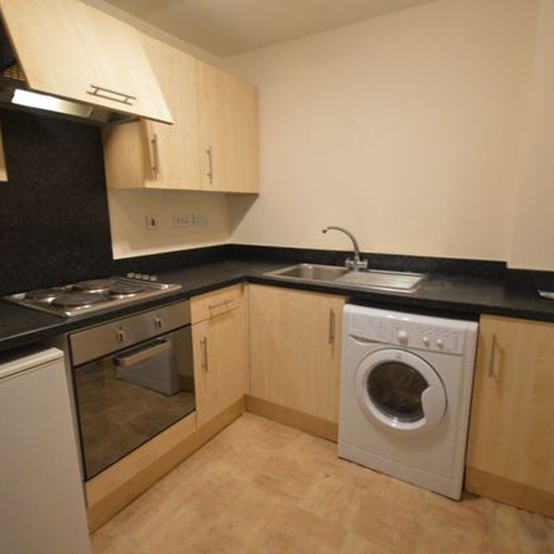 Flat to rent in Wellington House, Town Centre SN1