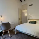 Rent 4 bedroom apartment in Barcelona