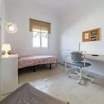 Rent a room of 85 m² in valencia