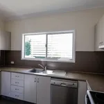 Rent 3 bedroom house of 818 m² in Moranbah