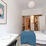 Rent a room of 120 m² in lisbon