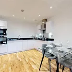 Rent 2 bedroom flat in London