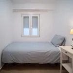 Rent 4 bedroom apartment of 75 m² in Valencia