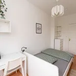 Rent a room of 77 m² in berlin