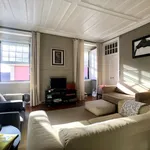 Rent a room of 90 m² in lisbon