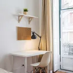 Rent a room of 160 m² in lisbon