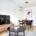 Rent 2 bedroom apartment of 700 m² in Lisbon