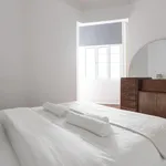 Rent 4 bedroom apartment in Lisbon