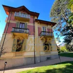 Rent 5 bedroom house of 250 m² in Maccagno con Pino e Veddasca