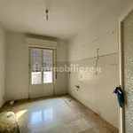 Affitto 4 camera appartamento di 159 m² in Reggio Calabria