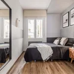 Rent 5 bedroom apartment of 120 m² in Madrid