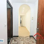 Affitto 4 camera appartamento di 98 m² in Genoa