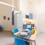 Rent 3 bedroom apartment in Prague