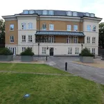 Rent 2 bedroom flat in Woking