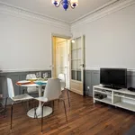 Rent 2 bedroom apartment of 550 m² in Paris