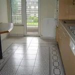 Appartement de 200m² avec trois chambres et un dressing avec cuisine full équipée feux ouvert décoratif 1sdb et 1sdd, 2 terrasses chauffage au gaz central. Garage possible. Situé dans une avenue