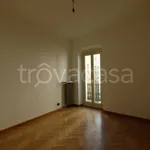 Affitto 4 camera appartamento di 96 m² in Ivrea