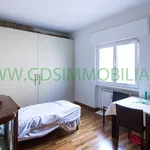 Rent 4 bedroom apartment of 70 m² in Roma