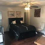 Rent 3 bedroom apartment in Sherman Oaks