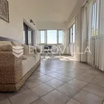 Rent 5 bedroom house of 485 m² in Medulin