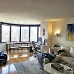 Rent 1 bedroom apartment of 93 m² in New York