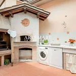 Affitto 8 camera casa di 180 m² in Pietrasanta