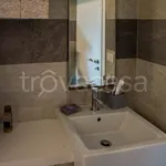 Rent 4 bedroom apartment of 95 m² in Milano