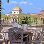 Rent 4 bedroom apartment of 180 m² in Roma