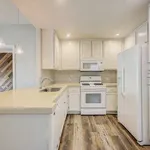 Rent 2 bedroom apartment in Oceanside