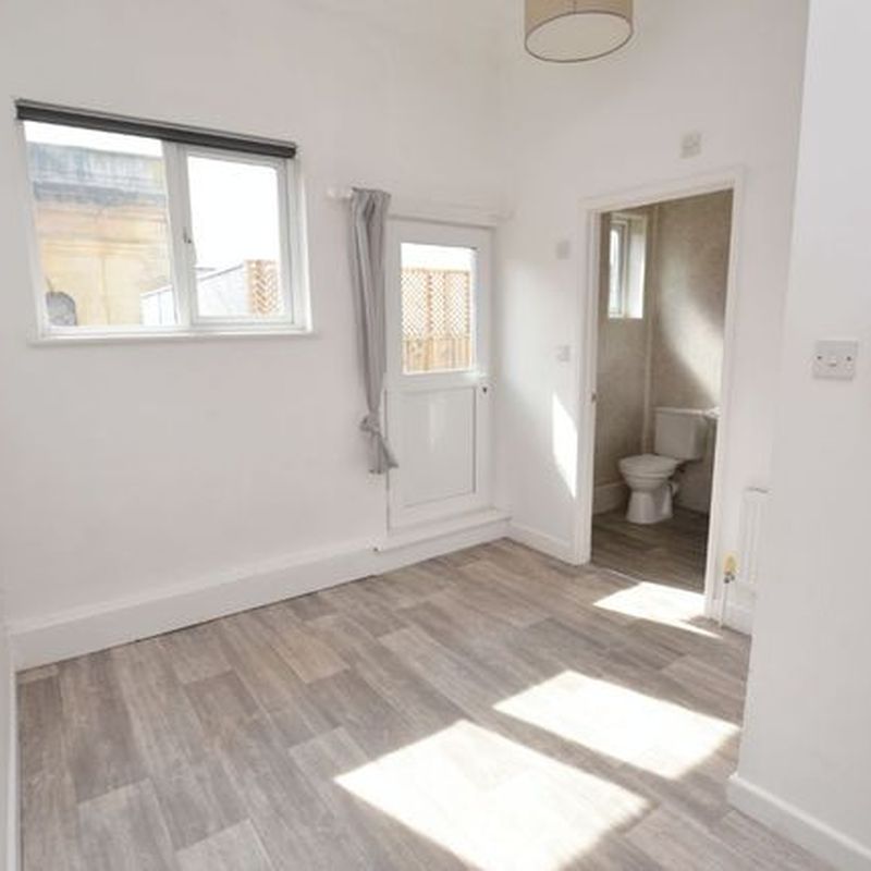 Flat to rent in Angel Place, Worcester WR1