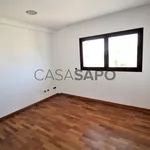 Rent 3 bedroom house of 351 m² in Leiria