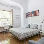 Rent a room of 250 m² in Valencia