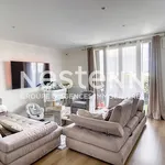 Appartement de 89 m² avec 5 chambre(s) en location à BRON