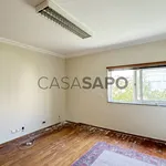 Rent 1 bedroom house of 360 m² in Porto