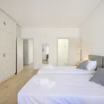 Rent a room of 250 m² in Lisbon