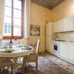 Rent 1 bedroom apartment of 62 m² in Florence