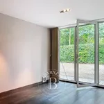 Maison de 243 m² avec 4 chambre(s) en location à Uccle