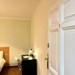 Rent a room of 209 m² in madrid