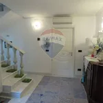 Rent 8 bedroom house of 370 m² in Alassio