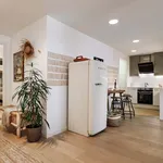 Rent 4 bedroom apartment of 123 m² in Barcelona