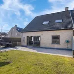 Huur 4 slaapkamer huis van 405 m² in Berlare