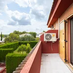 Rent 3 bedroom house of 194 m² in Valencia