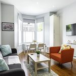 Rent 2 bedroom flat of 732 m² in London